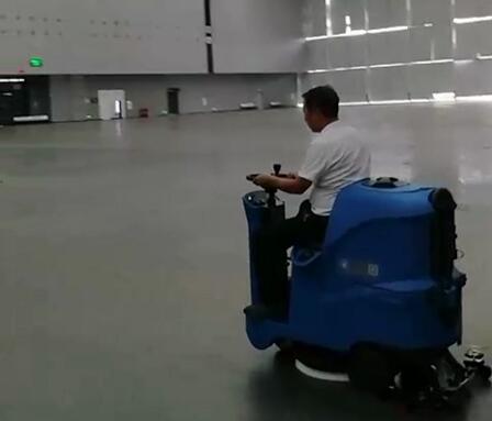 潔臣士小型洗地機
