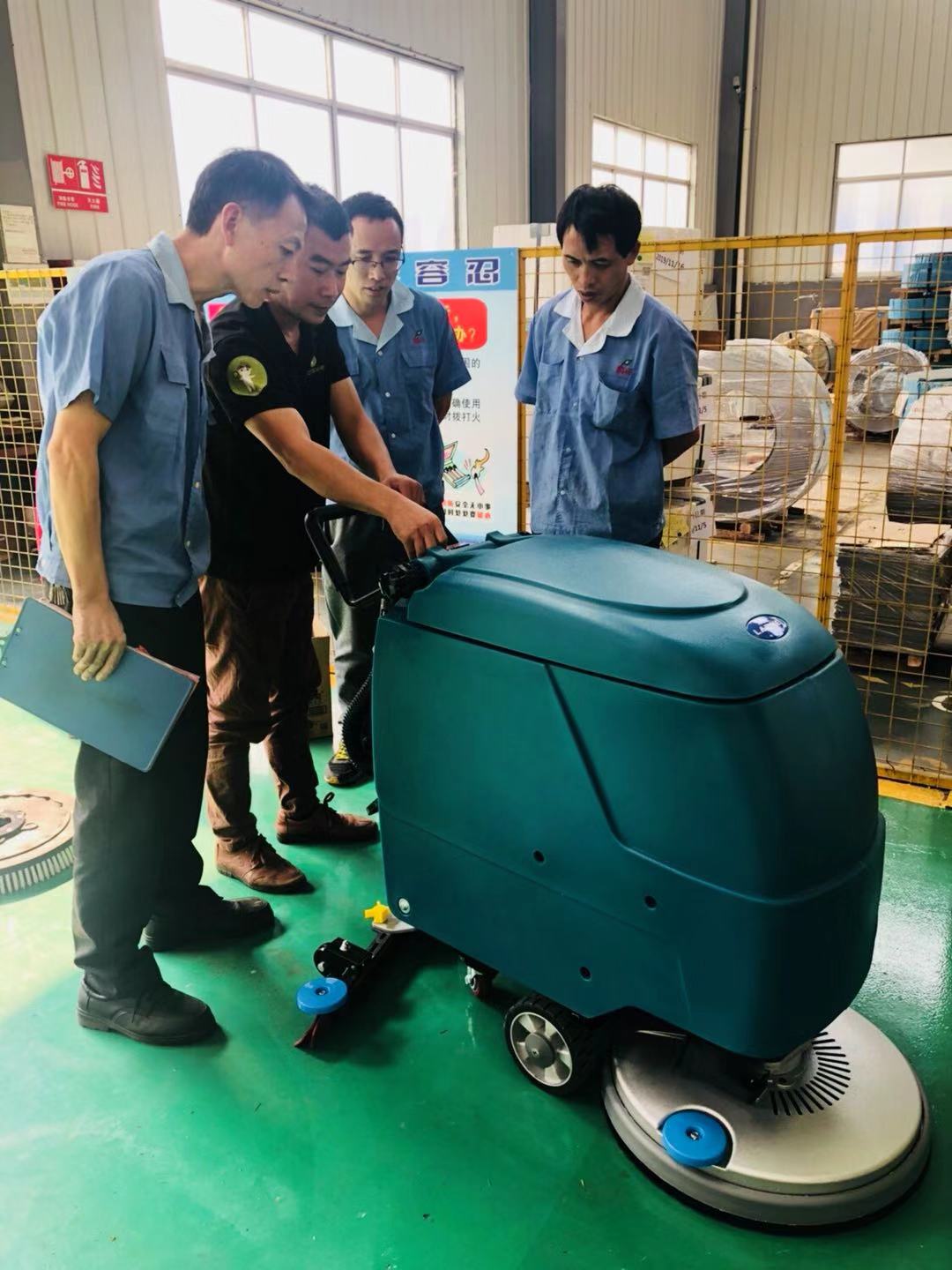 工廠(chǎng)車(chē)間洗地機